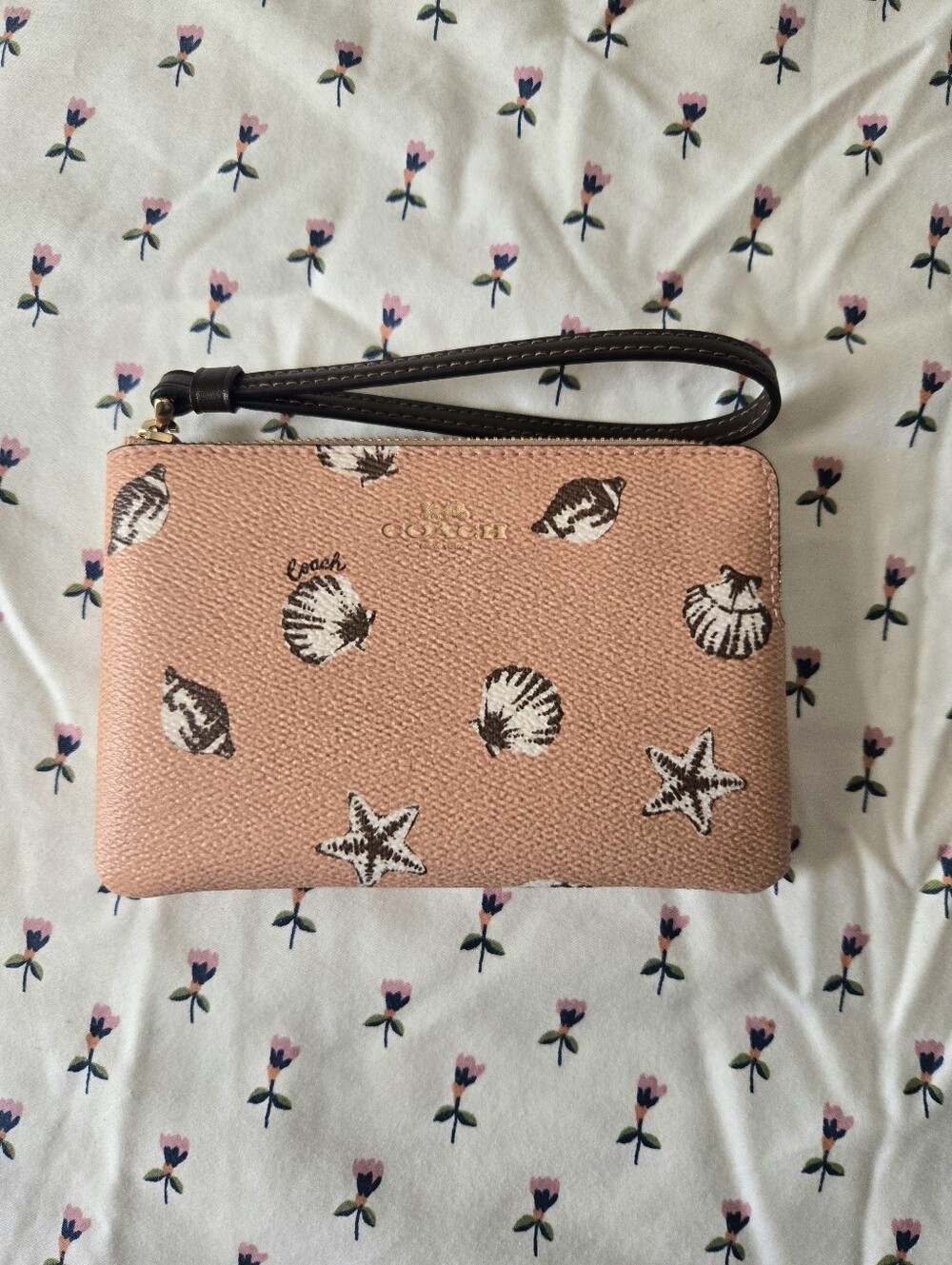 New With Tags! Coach Coral Shell Corner-Zip Wristlet